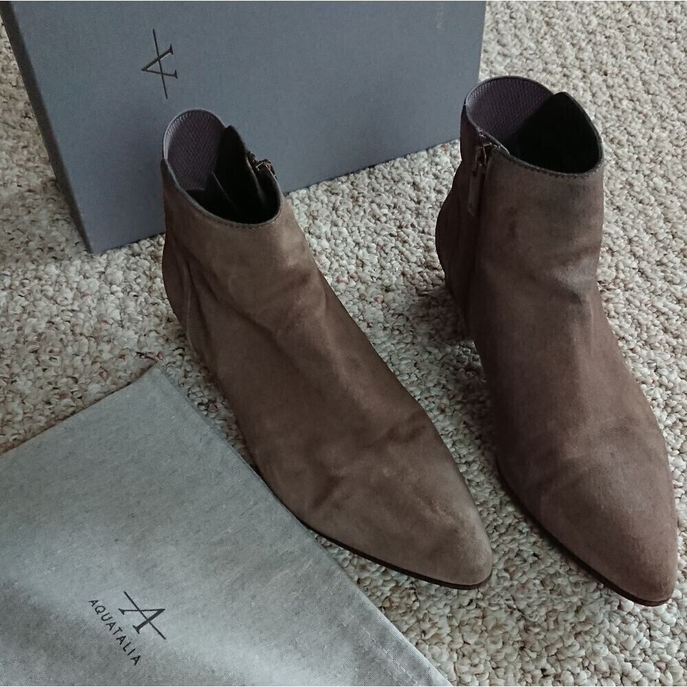 Aquatalia Franca light brown Suede pointy bootie size 8.5